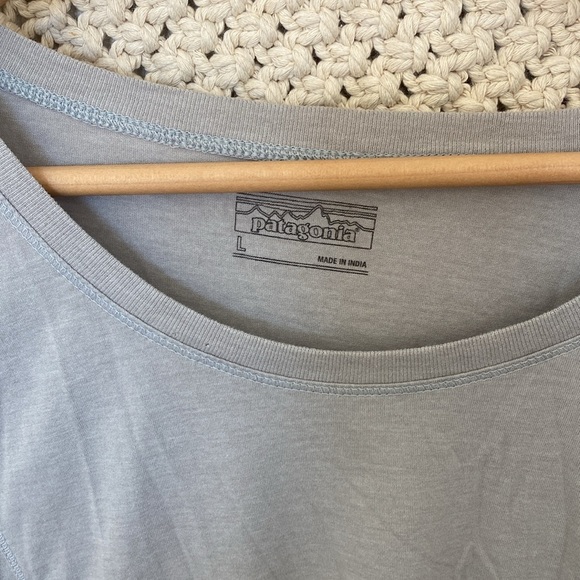Patagonia Women's Gray Long Sleeve Top - Picture 2 of 5